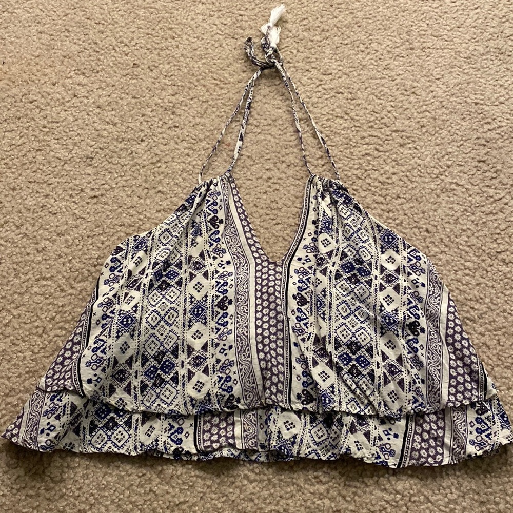 5/$18 South moon under halter Crop top